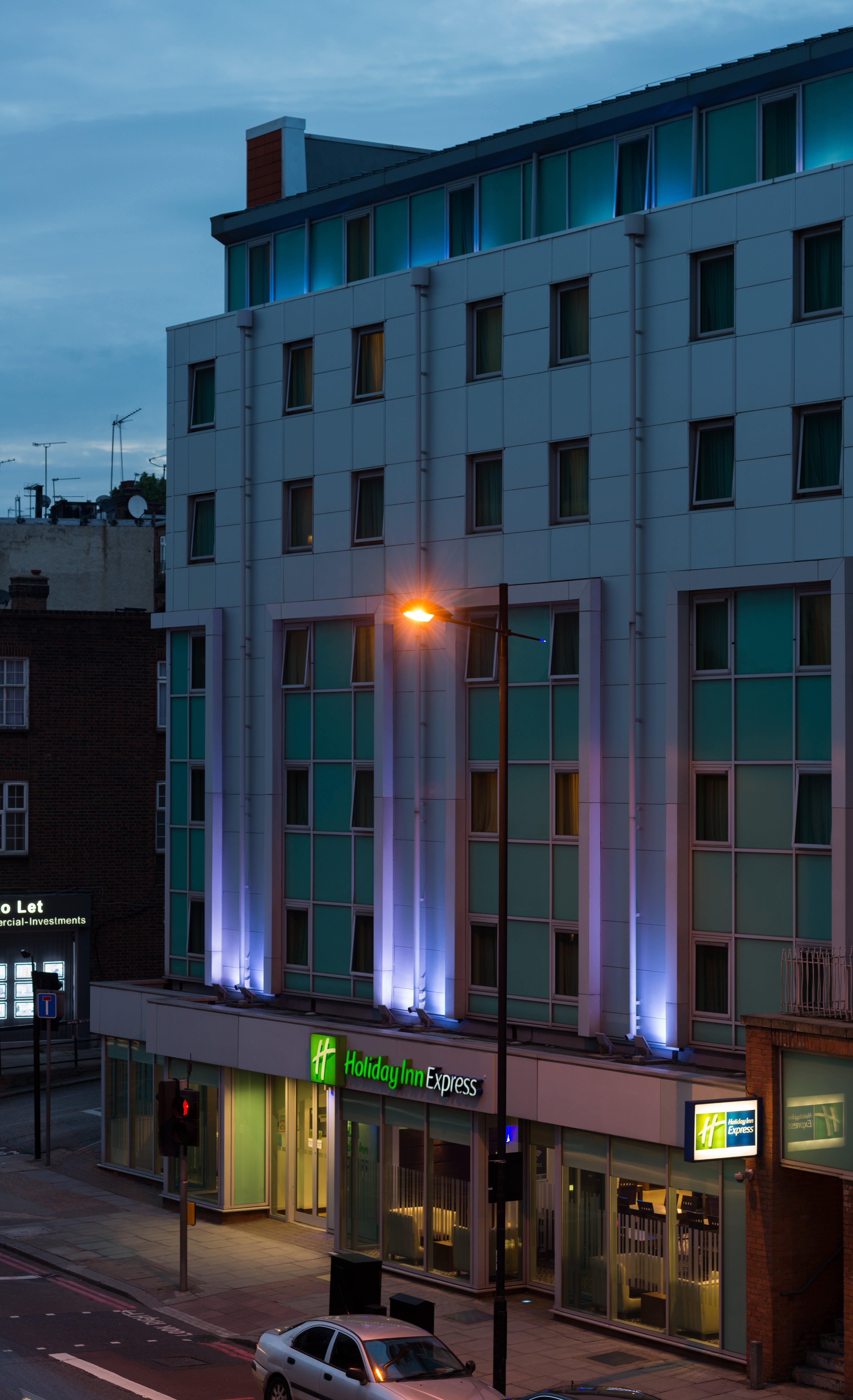 فندق فندق هوليداي إن إكسبريس لندن سويس كوتيدج المظهر الخارجي الصورة